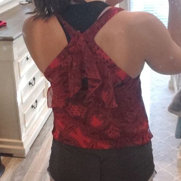 Cute Ruffled Tank - Picture 3 of 3